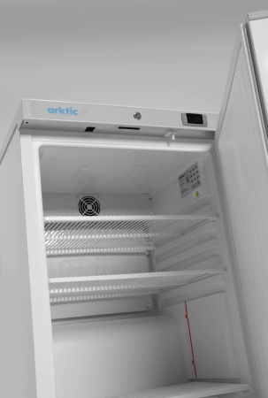HENDI Budget Line šaldytuvas baltai dažyto plieno korpuse, 230V/124W, 598x623x(H)838 mm 236000 | E-gastro